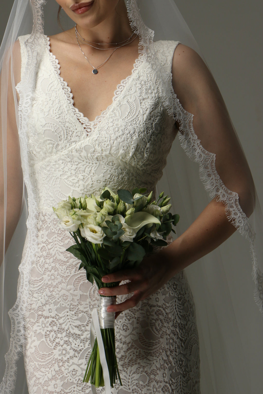 Chantilly Lace Cathedral Wedding Veil – One Tier Bridal Veil