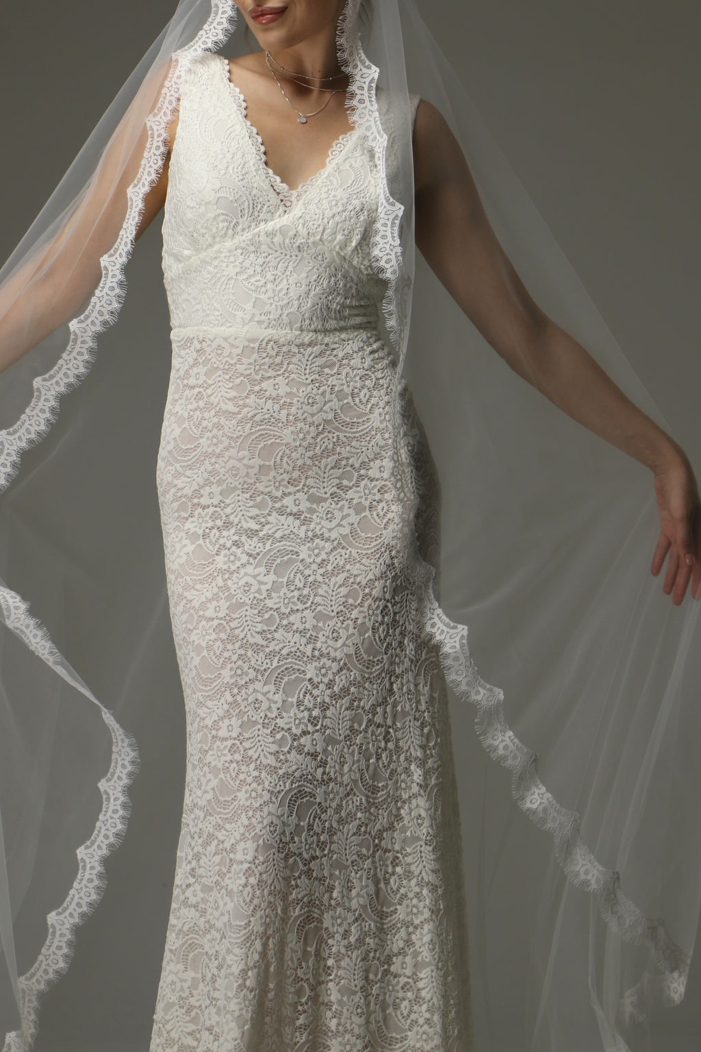 Chantilly Lace Cathedral Wedding Veil – One Tier Bridal Veil