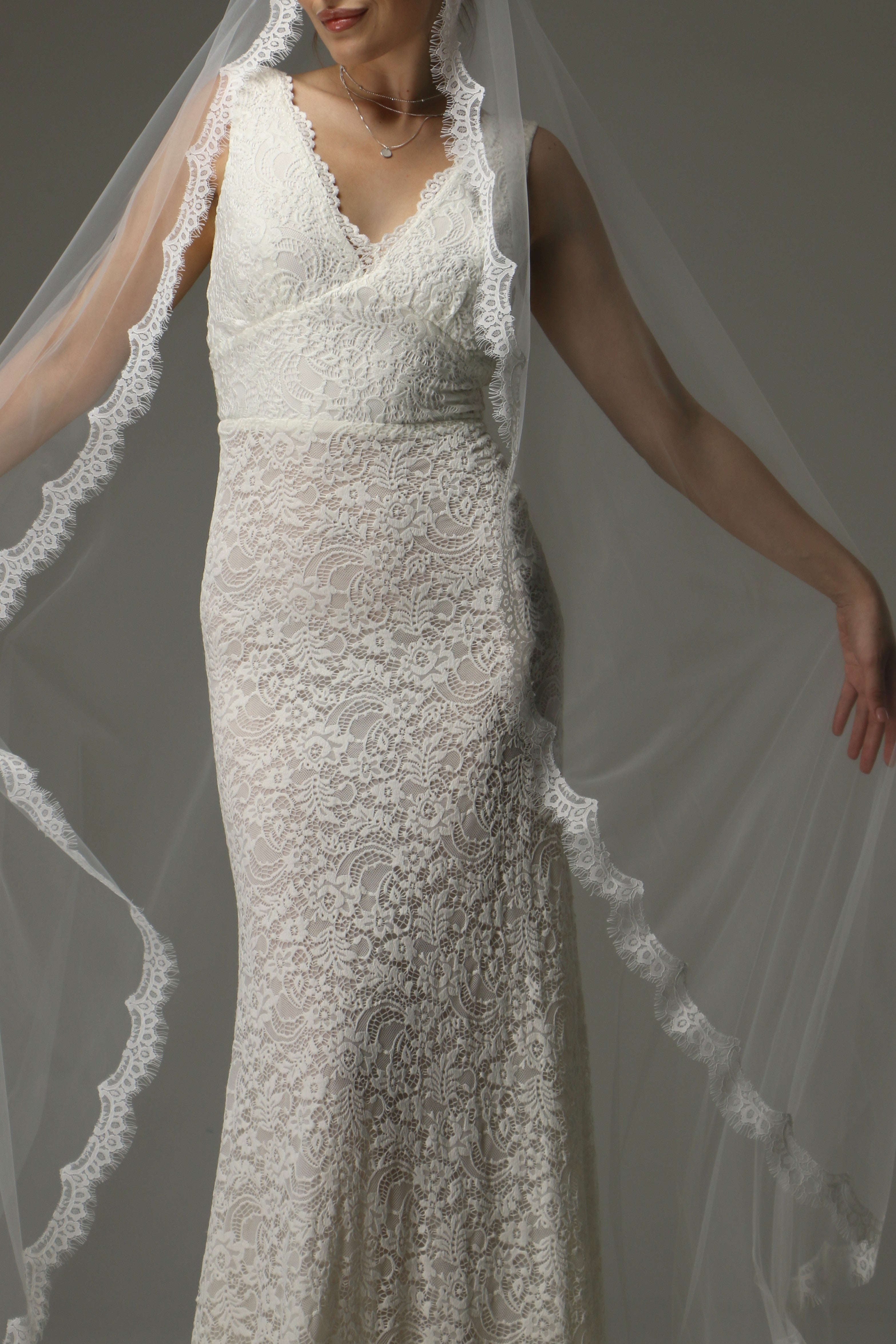 Chantilly Lace Cathedral Wedding Veil – One Tier Bridal Veil